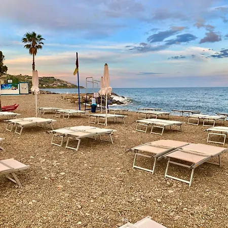 A Free Parking- Wifi- Free Pool * סנרמו