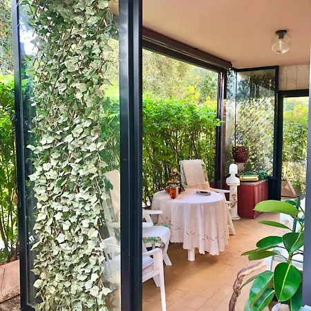 A Free Parking- Wifi- Free Pool Apartment *