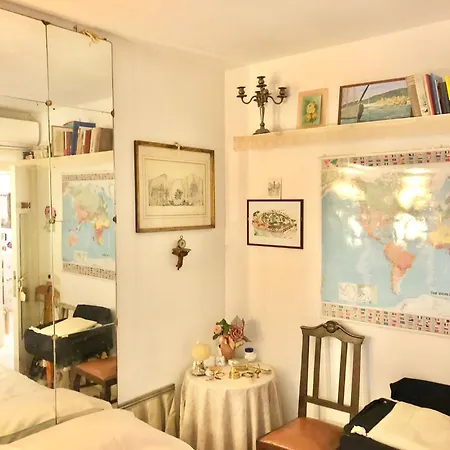 A Free Parking- Wifi- Free Pool Apartment *